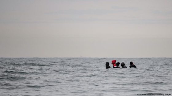 مهاجرين في البحر