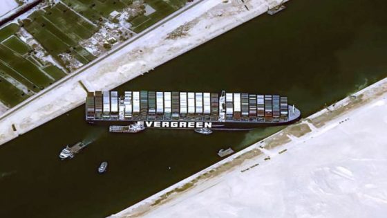السفينة العالقة في قناة السويس كانت قد ارتكبت اصطدام في هامبورغ 2019 (صور)