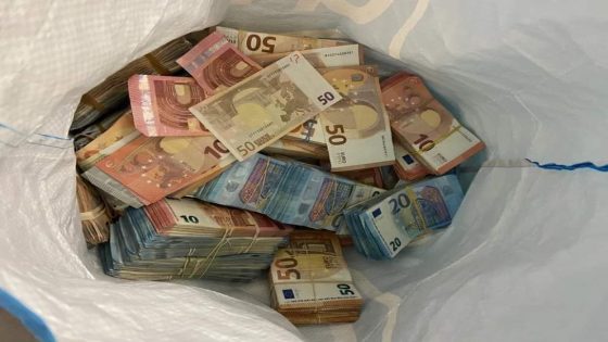 ألمانيا: ضبط مواطن لبناني وبحوزته 910 ألف يورو