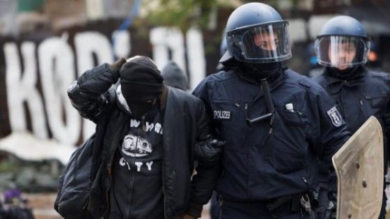 الشرطة الألمانية تعتقل 76 شخصا خلال عملية إخلاء مخيم عشوائي في برلين