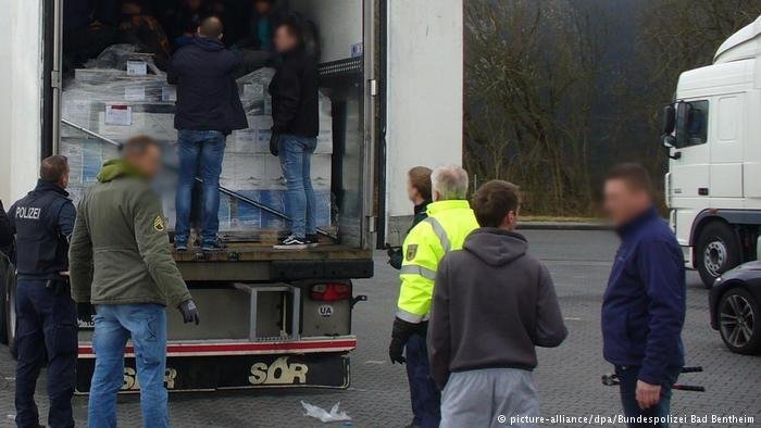 41af0bc1e33d4319b5ccffee81c73b71878f2132