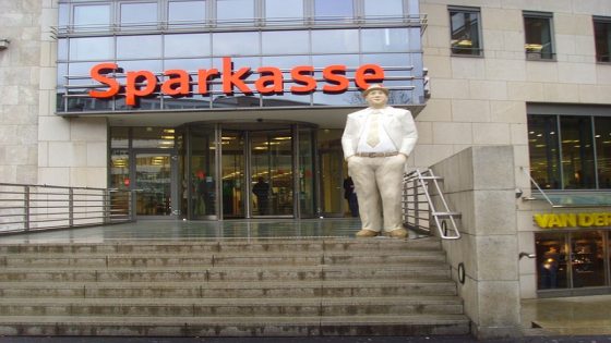 عميل بنك Sparkasse بألمانيا يخسر 58000 يورو