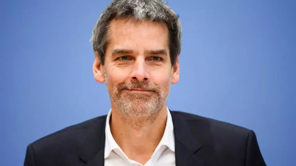 المتحدث باسم الحكومة الألمانية - ستيفن هيبيستريت