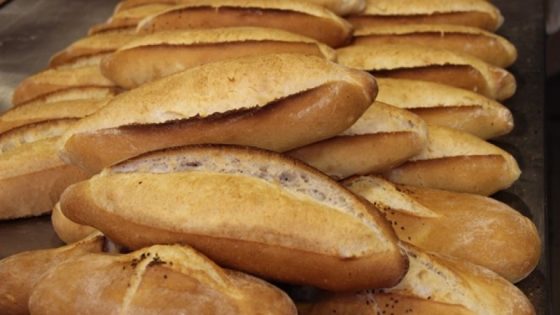 بلدية إسطنبول تعلن عدم رفع أسعار الخبز حتى نهاية العام