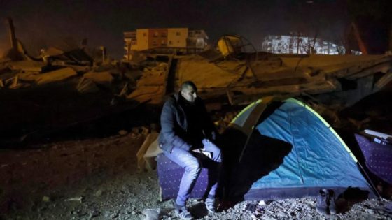 اللاجئ السوري مصطفى قزاز خسر عائلته في الزلزال المدمر الذي ضرب أنطاكية ـ رويترز