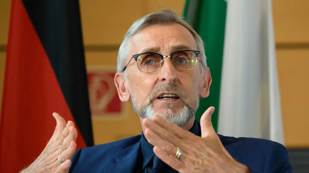 4d388b1816bd9158f80c6cdb7ab25838,e72226aa