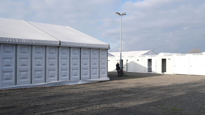 zahl-asylsuchender-in-sachsen-mehr-als-halbiert-image-group